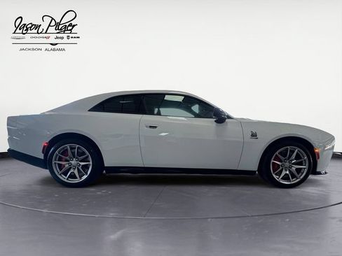 Used 2024 Dodge Charger Daytona Scat Pack w/ Plus Group AWD/4WD image 2