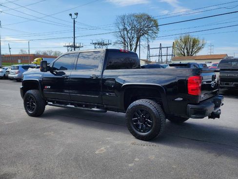 Used 2018 Chevrolet Silverado 2500 LT w/ Midnight Edition image 4
