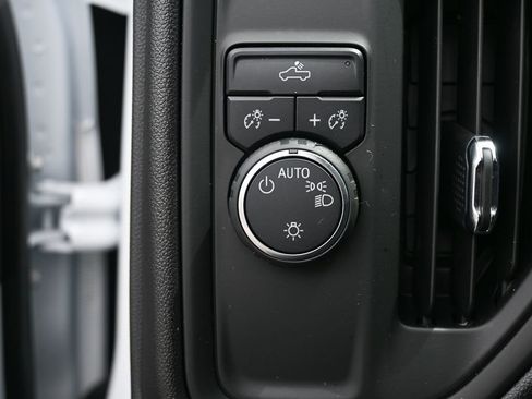 Used 2025 Chevrolet Silverado 1500 W/T image 9