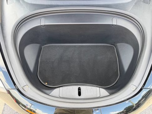 Used 2018 Tesla Model 3 Long Range RWD image 6