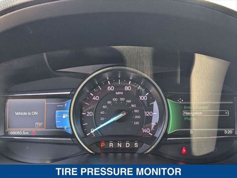 Used 2018 Ford Explorer XLT w/ Equipment Group 202A FWD image 16