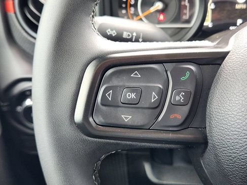Used 2025 Jeep Wrangler Unlimited Rubicon AWD/4WD image 27