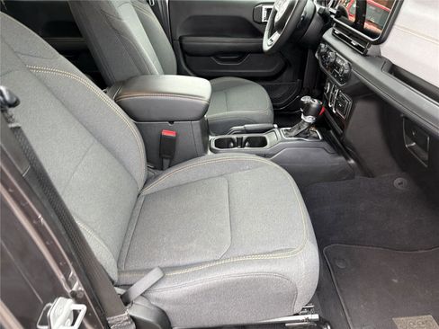 Used 2025 Jeep Wrangler Unlimited Sahara AWD/4WD image 12