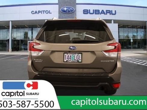 Used 2019 Subaru Forester Premium AWD/4WD image 5