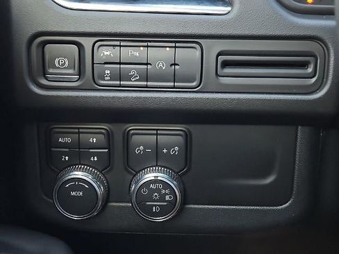 Used 2023 GMC Yukon AT4 AWD/4WD image 23