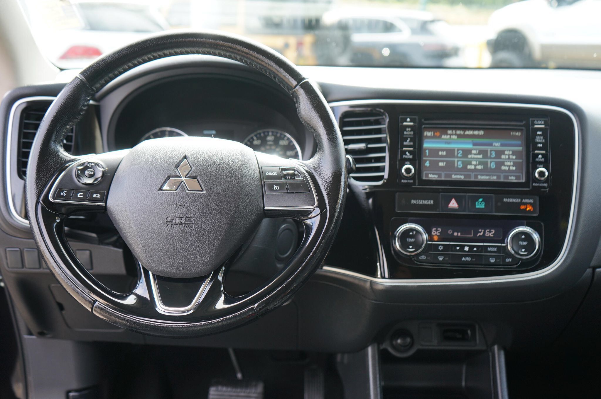 Used 2016 Mitsubishi Outlander SEL AWD/4WD image 15