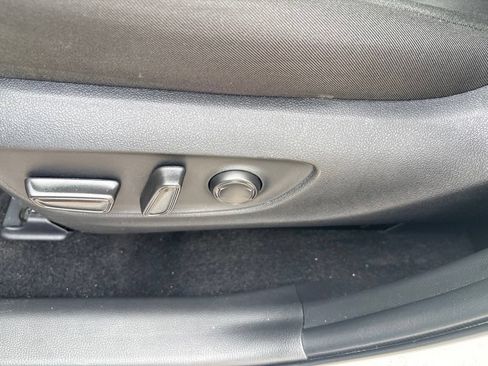 Used 2025 Toyota RAV4 XLE AWD/4WD image 14