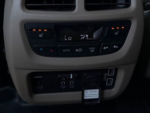 Used 2021 Honda Pilot Touring image 23