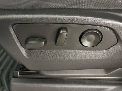 Used 2022 Chevrolet Silverado 1500 Custom image 27