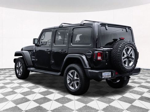 Used 2018 Jeep Wrangler Unlimited Sahara w/ Uconnect 4C Nav & Sound Group image 9
