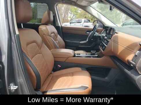Certified 2023 Nissan Pathfinder Platinum w/ Cargo Package AWD/4WD image 11