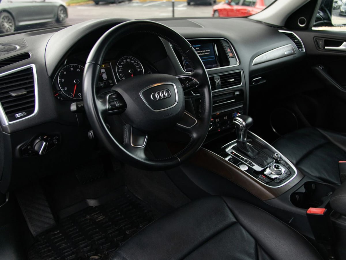Used 2016 Audi Q5 2.0T Premium Plus w/ Technology Package AWD/4WD image 14