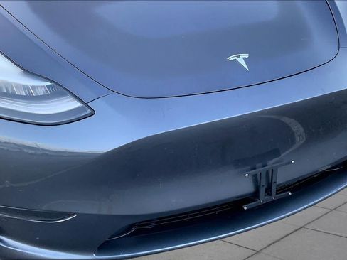 Used 2022 Tesla Model Y Long Range AWD/4WD image 27