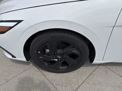 New 2026 Hyundai Elantra SEL Sport FWD image 9