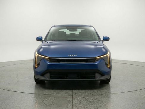 Used 2025 Kia K4 LXS image 2