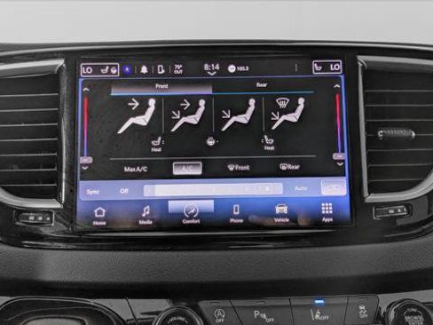 Used 2024 Chrysler Pacifica Touring-L FWD image 31