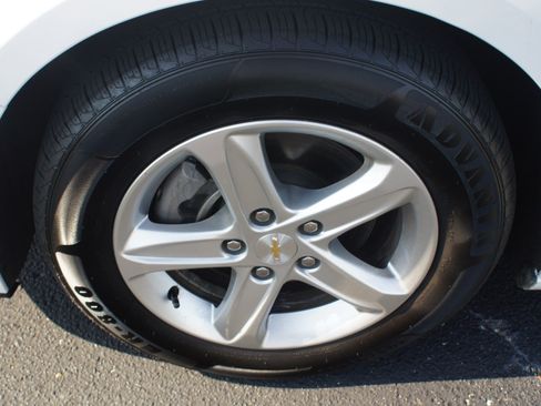 Used 2024 Chevrolet Malibu LT FWD image 25