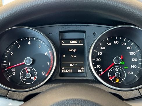 Used 2013 Volkswagen Golf 4-Door FWD image 26