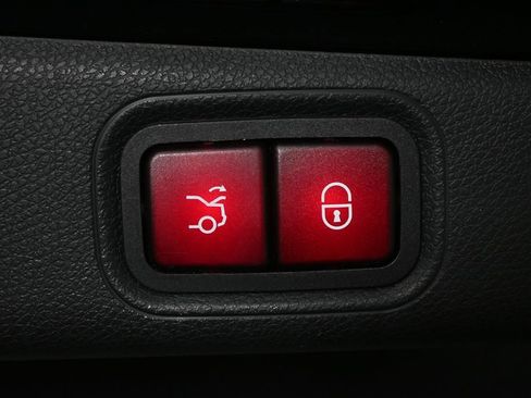 Certified 2017 Mercedes-Benz E 300 4MATIC image 30