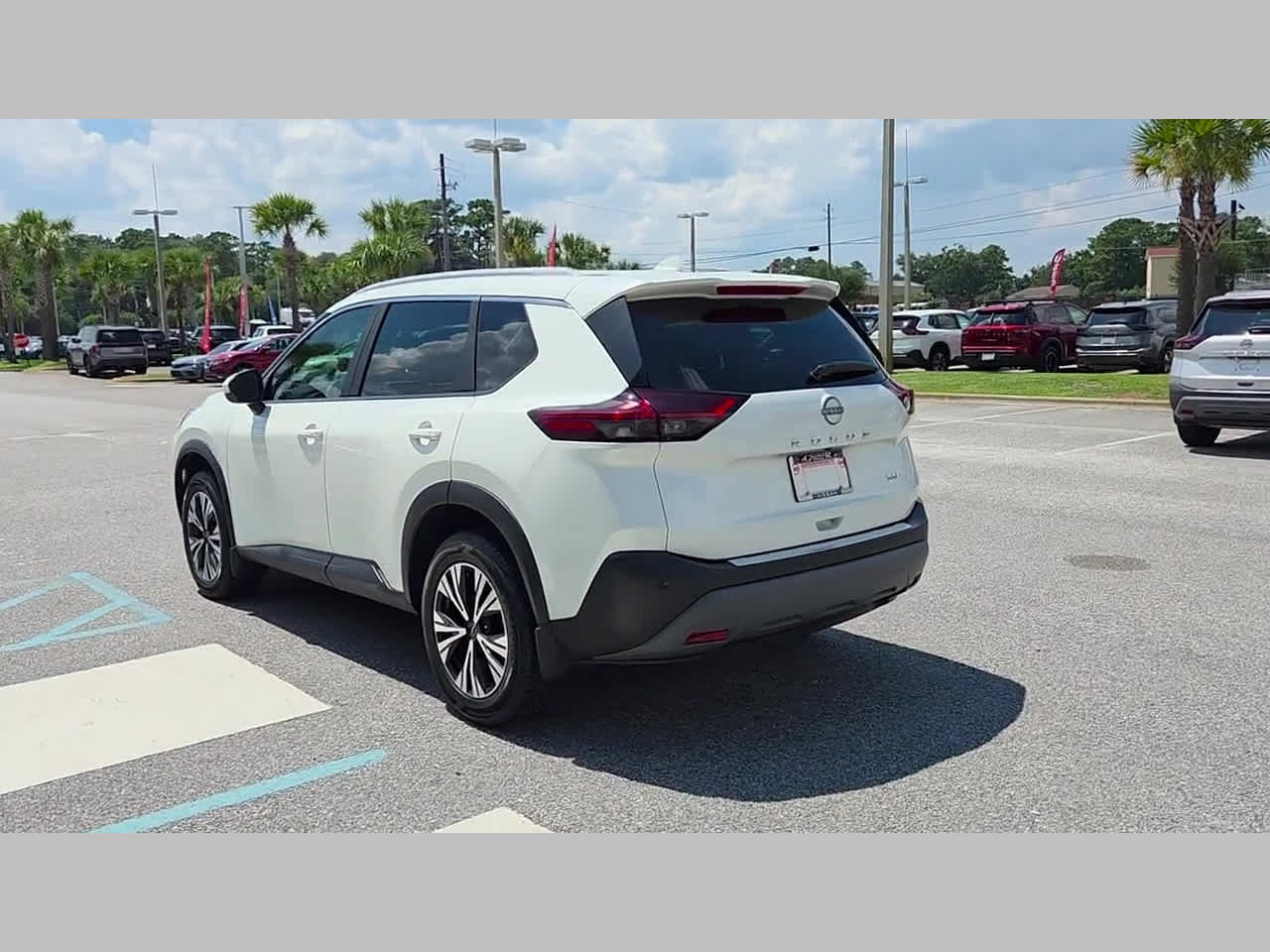 Used 2023 Nissan Rogue SV w/ SV Premium B Package FWD image 15