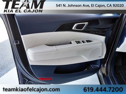 Certified 2025 Kia Carnival SX Prestige FWD image 25