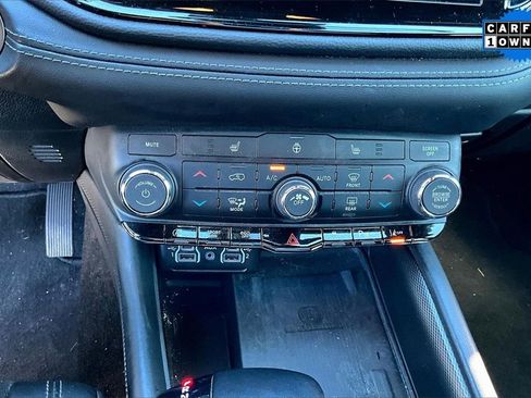 Used 2022 Dodge Durango GT image 32
