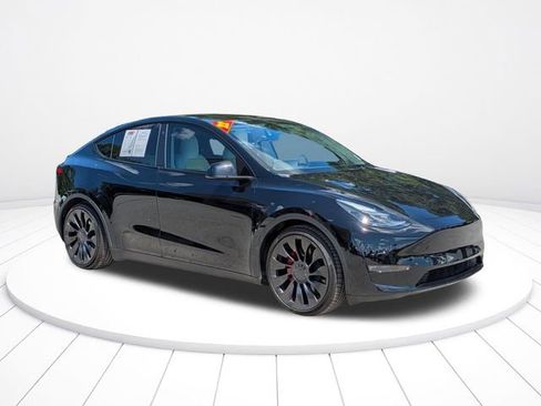 Used 2022 Tesla Model Y Performance AWD/4WD image 2