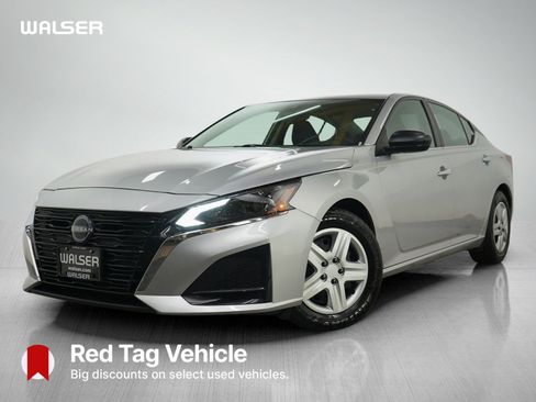 Used 2024 Nissan Altima 2.5 S image 1
