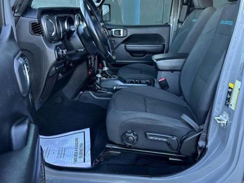 Used 2022 Jeep Wrangler Unlimited Rubicon 4xe AWD/4WD image 13
