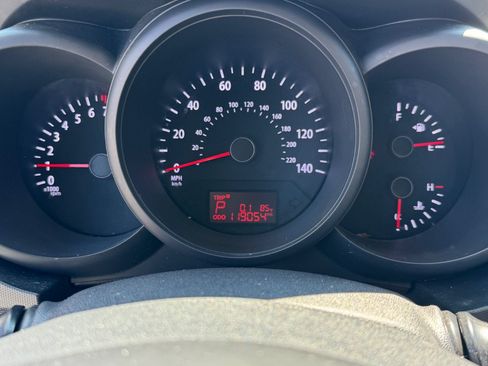 Used 2013 Kia Soul FWD image 24