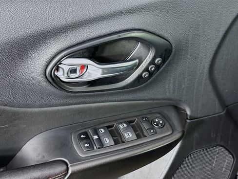 Used 2022 Jeep Cherokee Trailhawk w/ Premium Leather Package image 17