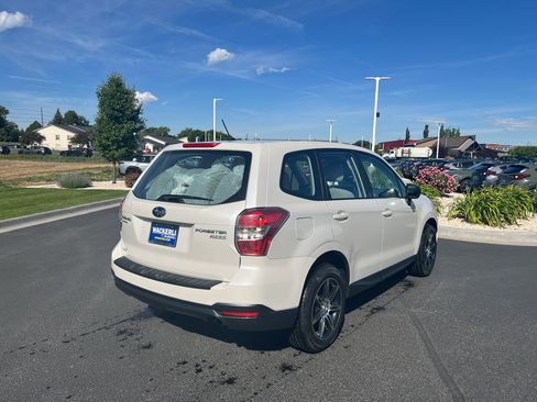 Used 2014 Subaru Forester 2.5i AWD/4WD image 35