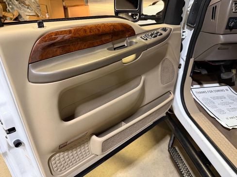 Used 2002 Ford F350 Lariat image 43