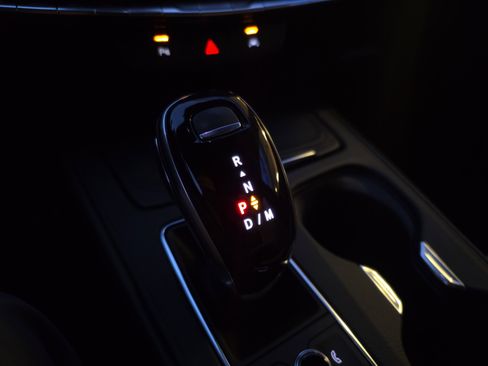 Used 2025 Cadillac XT4 Premium Luxury image 22