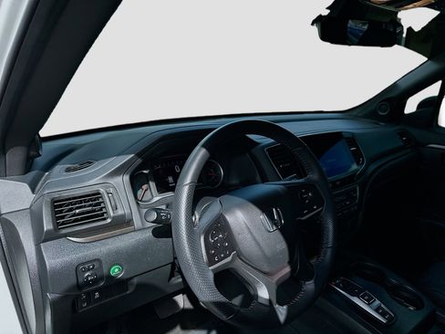 Certified 2022 Honda Pilot TrailSport image 9