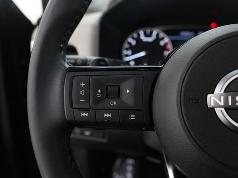 Used 2023 Nissan Rogue SL image 27