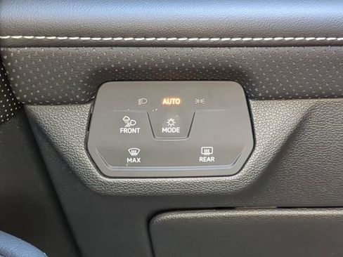 Certified 2024 Volkswagen Atlas SE image 27