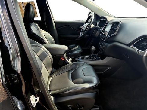 Used 2019 Jeep Cherokee Limited AWD/4WD image 17