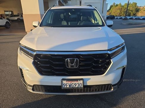 Used 2023 Honda Pilot Touring image 6