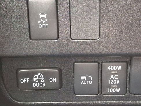 Used 2023 Toyota Tacoma TRD Off-Road image 29