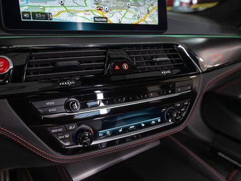 Used 2022 BMW M5 CS image 25