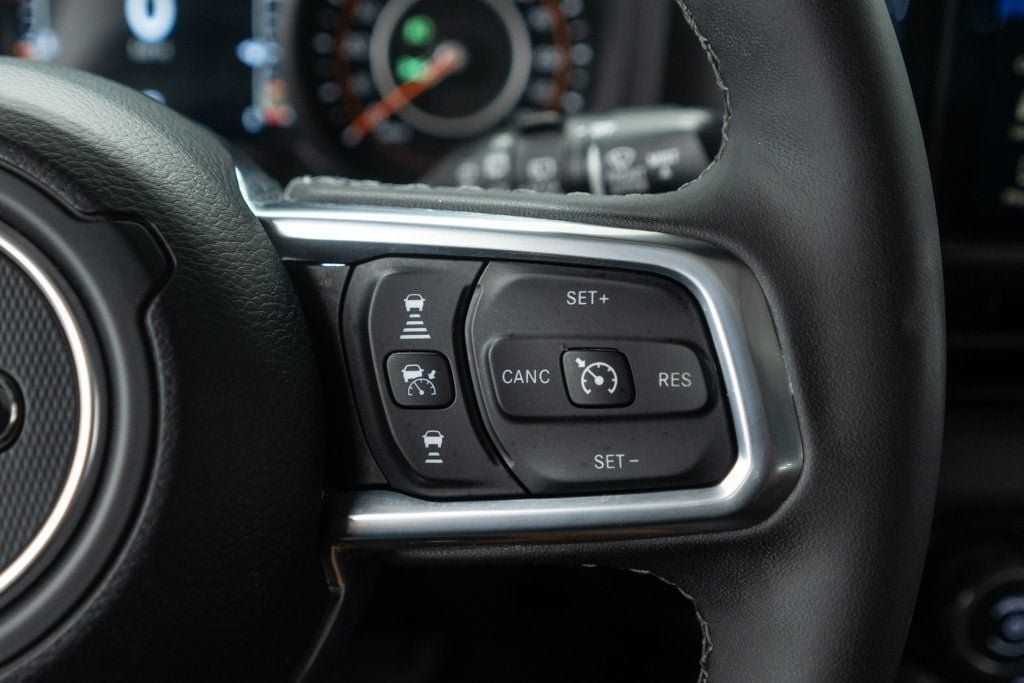 Used 2026 Jeep Wrangler Unlimited Sahara AWD/4WD image 22