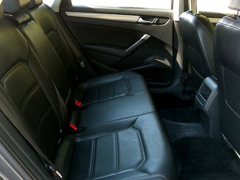 Used 2015 Volkswagen Passat 1.8T Limited Edition image 44