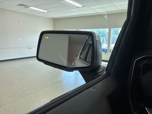 Used 2024 GMC Sierra 1500 SLT w/ SLT Convenience Package image 25