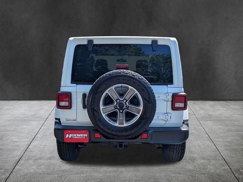 Used 2021 Jeep Wrangler Unlimited Sahara w/ Dual Top Group AWD/4WD image 5