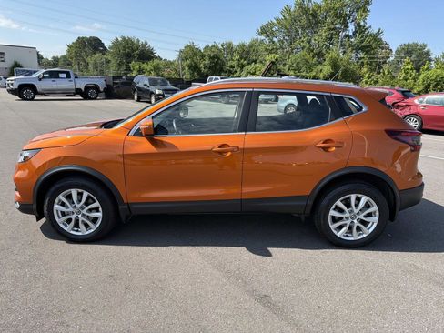Used 2021 Nissan Rogue Sport SV FWD image 4