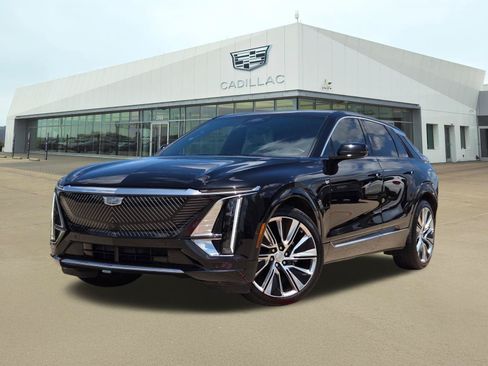 Used 2024 Cadillac Lyriq Luxury AWD/4WD image 1