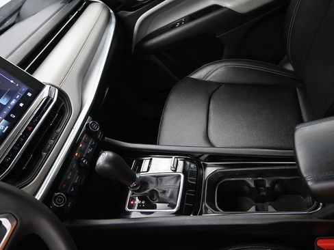 Used 2025 Jeep Compass Limited image 18