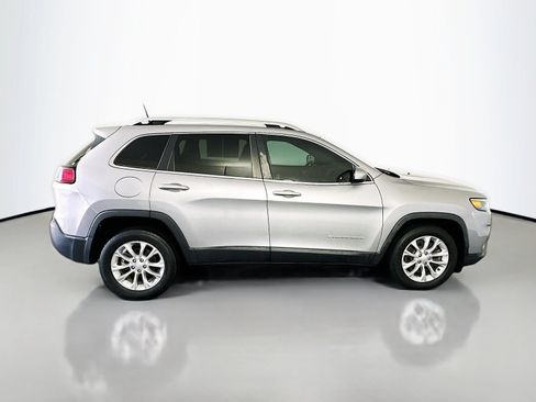 Used 2019 Jeep Cherokee Latitude w/ Popular Appearance Group FWD image 8