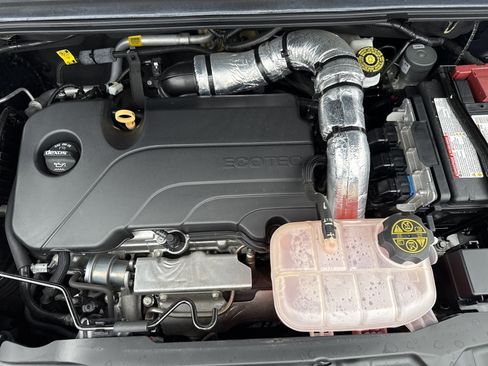 Certified 2022 Chevrolet Trax LT w/ Premium Seat Package image 32